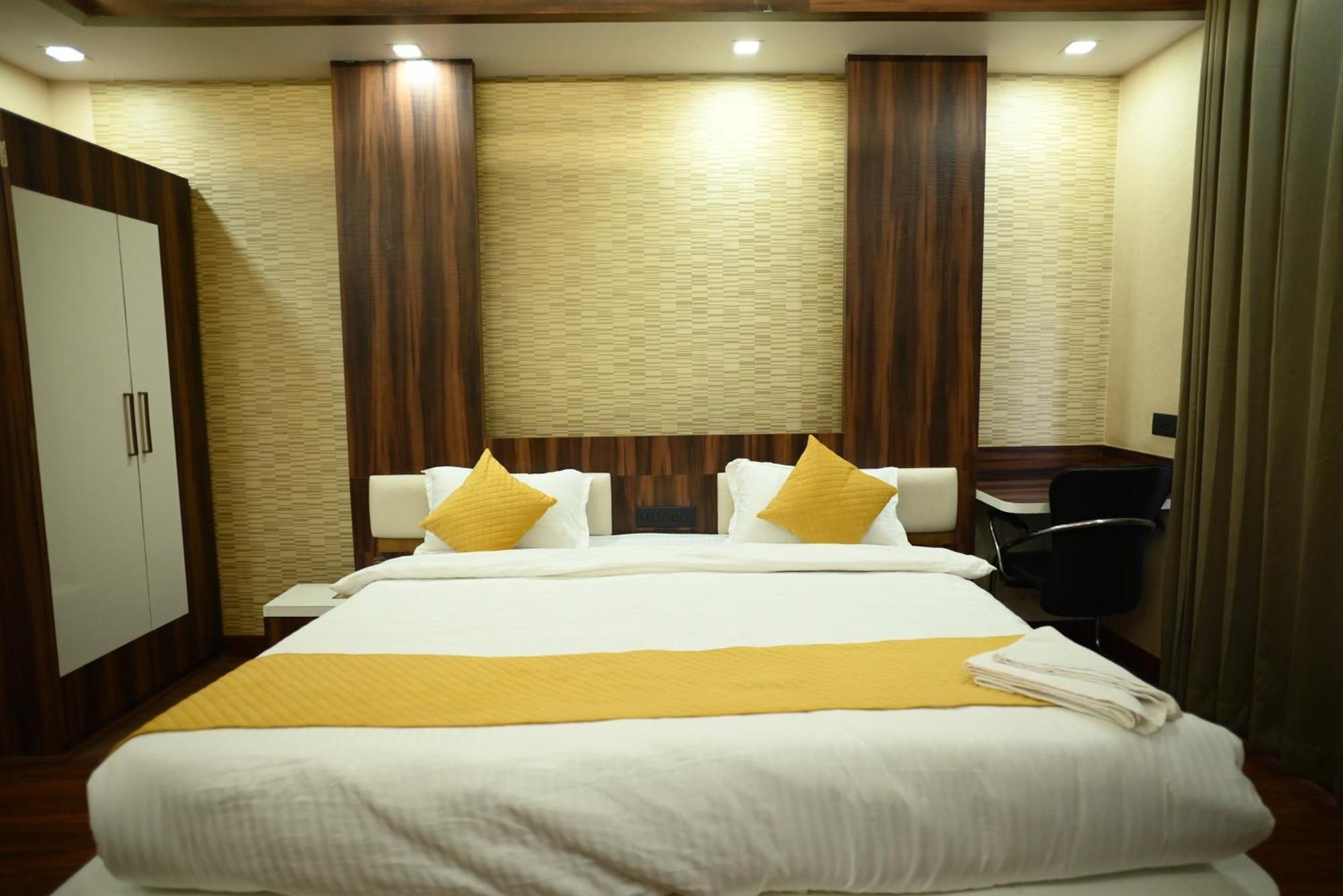 Kings Inn Hotel Ráncsí Kültér fotó